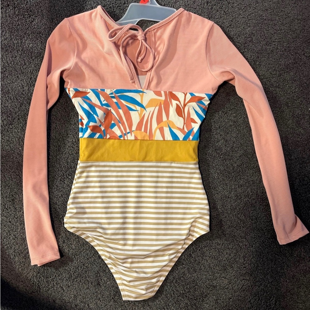 Seea swimsuit - Picture 2 of 4